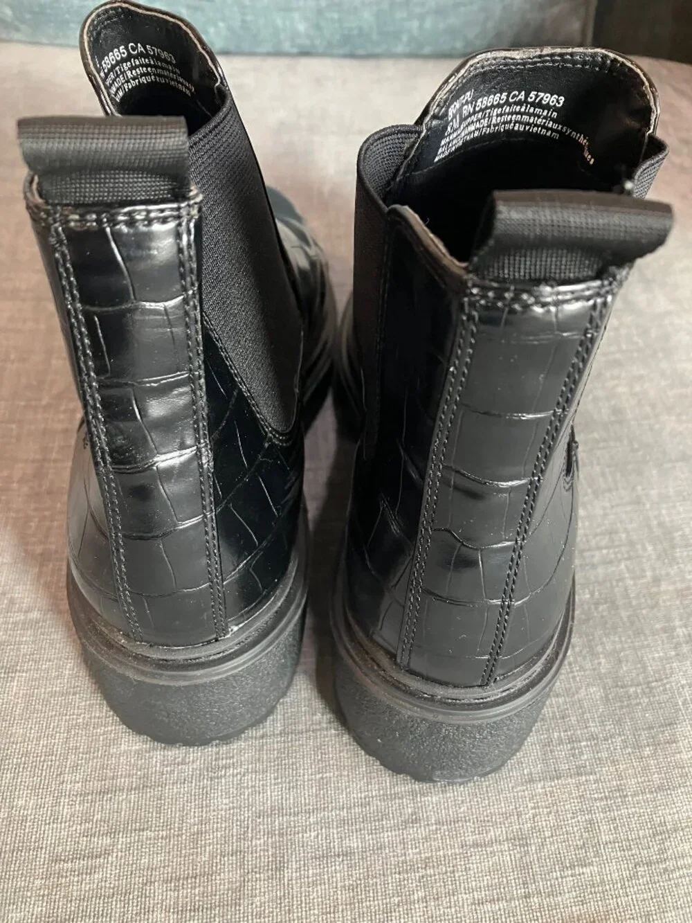 BP Cait Womens 8 Black Croc Embossed Chelsea Boots Platform Lug Sole NWOT